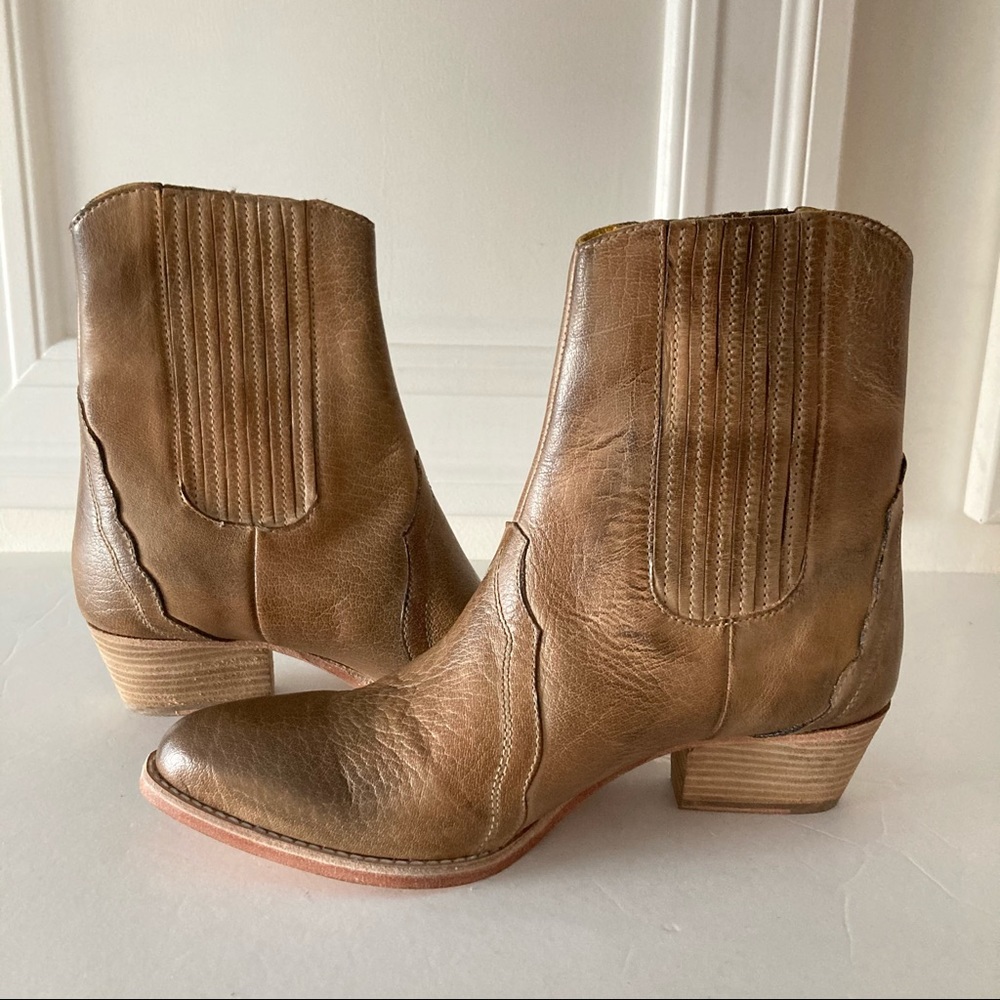 Free People Tan Leather New Frontier Western Chelsea Boots Sz 40